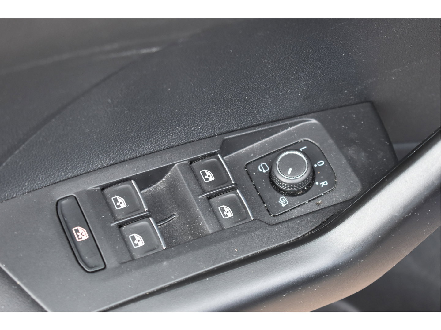 Volkswagen T-Cross 1.0 TSI Style | Trekhaak | Carplay | Nav | DAB | Adapt.Cruise Control | Full LED | Zeer netjes