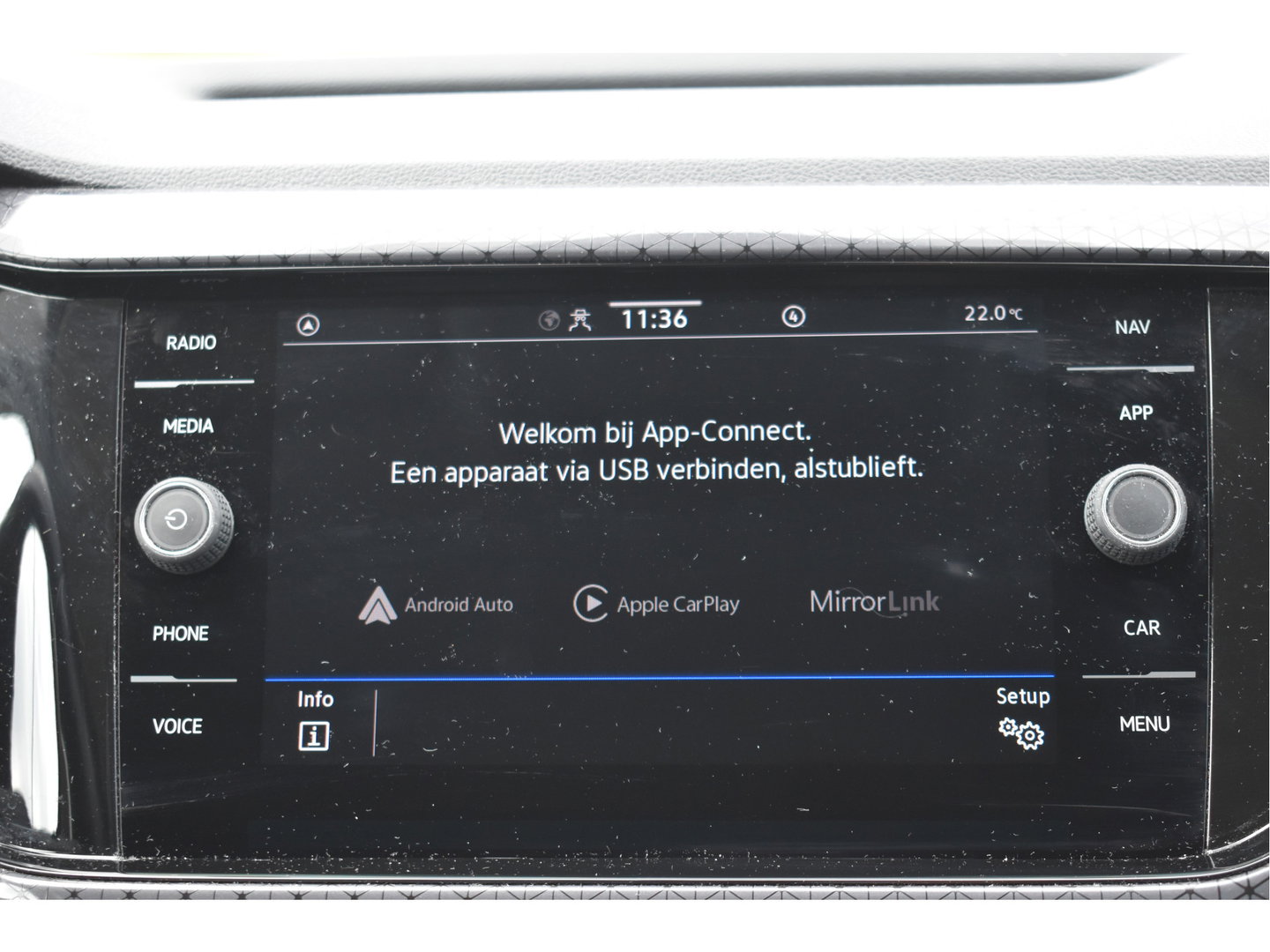 Volkswagen T-Cross 1.0 TSI Style | Trekhaak | Carplay | Nav | DAB | Adapt.Cruise Control | Full LED | Zeer netjes