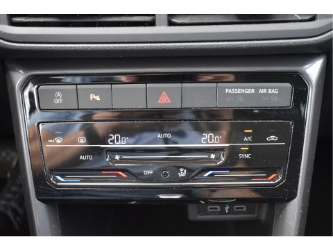 Volkswagen T-Cross 1.0 TSI Style | Trekhaak | Carplay | Nav | DAB | Adapt.Cruise Control | Full LED | Zeer netjes