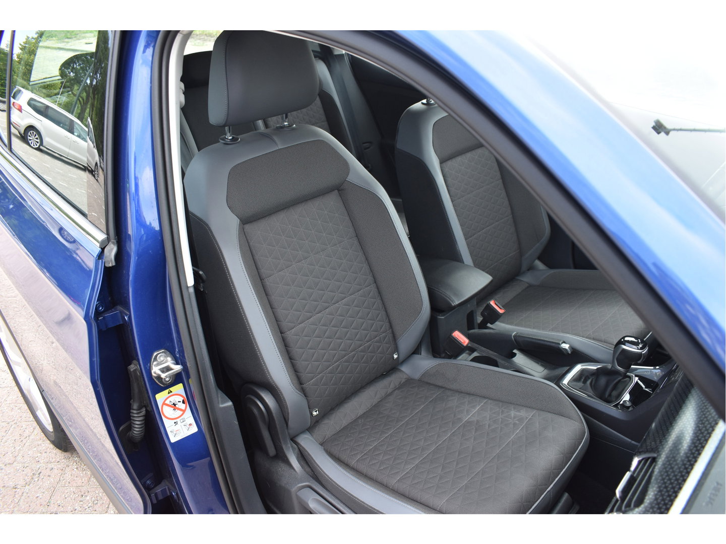 Volkswagen T-Cross 1.0 TSI Style | Trekhaak | Carplay | Nav | DAB | Adapt.Cruise Control | Full LED | Zeer netjes