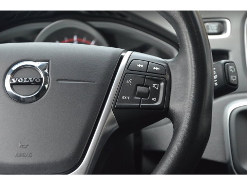 Volvo V40 Cross Country T3 Geartronic | Camera | Trekhaak 1500 kg | Standkachel | Volvo On Call | Stoelverwarming |