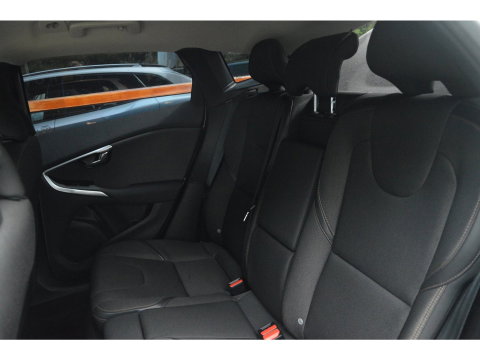 Volvo V40 Cross Country T3 Geartronic | Camera | Trekhaak 1500 kg | Standkachel | Volvo On Call | Stoelverwarming |