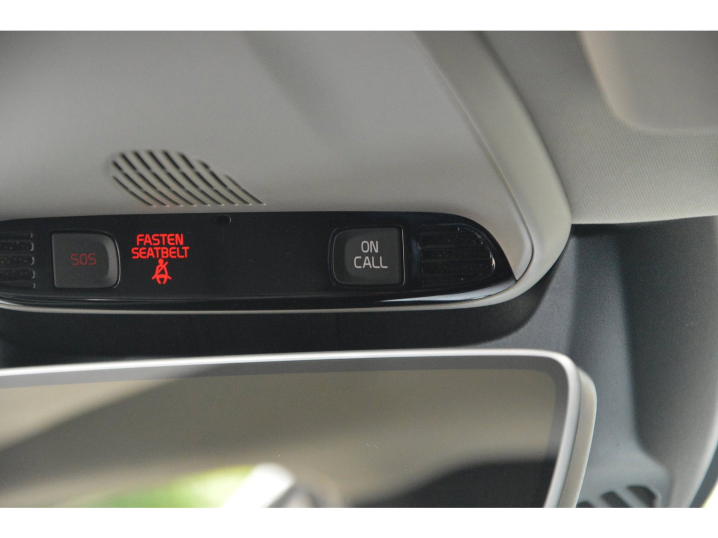 Volvo V40 Cross Country T3 Geartronic | Camera | Trekhaak 1500 kg | Standkachel | Volvo On Call | Stoelverwarming |