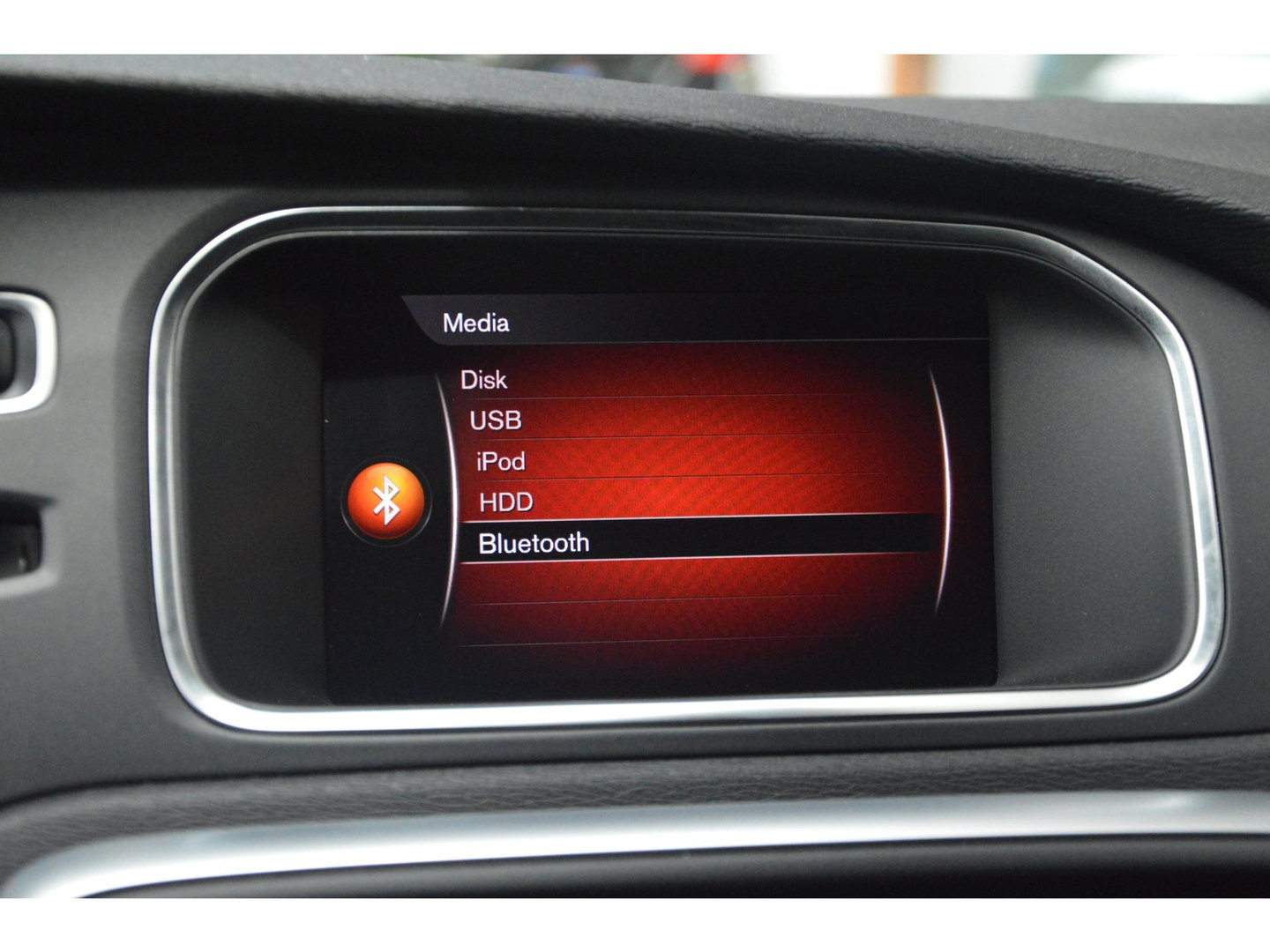 Volvo V40 Cross Country T3 Geartronic | Camera | Trekhaak 1500 kg | Standkachel | Volvo On Call | Stoelverwarming |