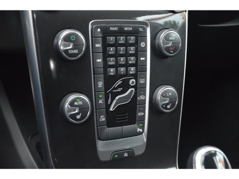 Volvo V40 Cross Country T3 Geartronic | Camera | Trekhaak 1500 kg | Standkachel | Volvo On Call | Stoelverwarming |