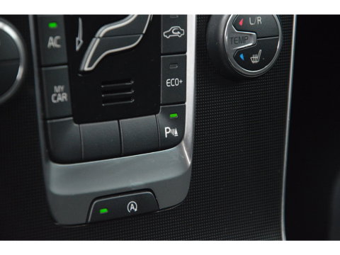 Volvo V40 Cross Country T3 Geartronic | Camera | Trekhaak 1500 kg | Standkachel | Volvo On Call | Stoelverwarming |
