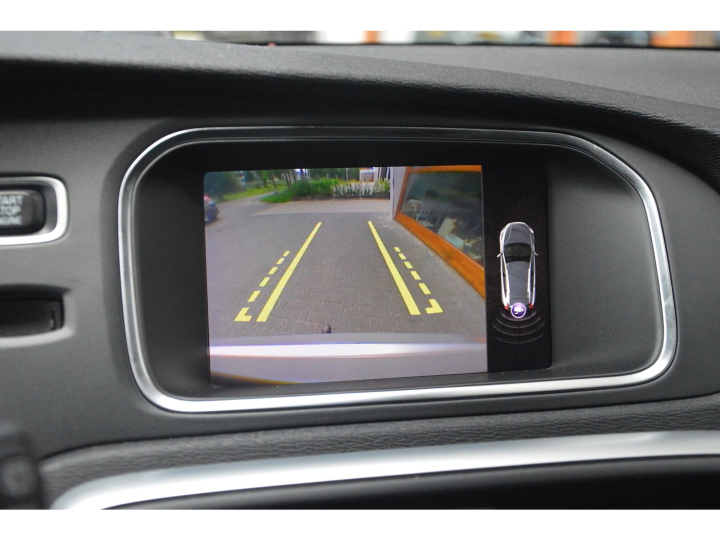 Volvo V40 Cross Country T3 Geartronic | Camera | Trekhaak 1500 kg | Standkachel | Volvo On Call | Stoelverwarming |
