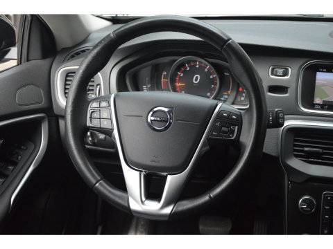Volvo V40 Cross Country T3 Geartronic | Camera | Trekhaak 1500 kg | Standkachel | Volvo On Call | Stoelverwarming |