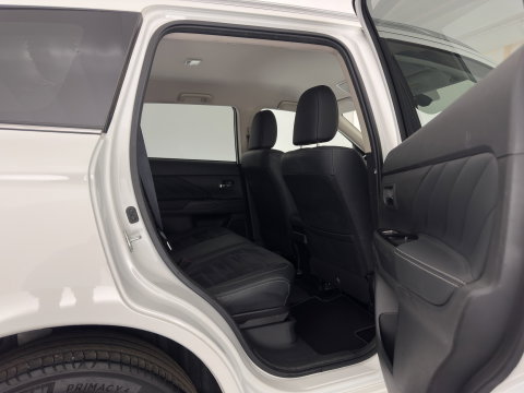 Mitsubishi Outlander 2.0 PHEV Executive Edition AWD (Plug-In) (INCL-BTW)  Aut. *LEATHER-MICROFIBRE | NAVI-FULLMAP | KEYLESS | HEATED-COMFORTSEATS | ECC | SHIFTPADDLES | PDC | CRUISE | PRIVACY-GLASS | TOWBAR | 18''ALU*
