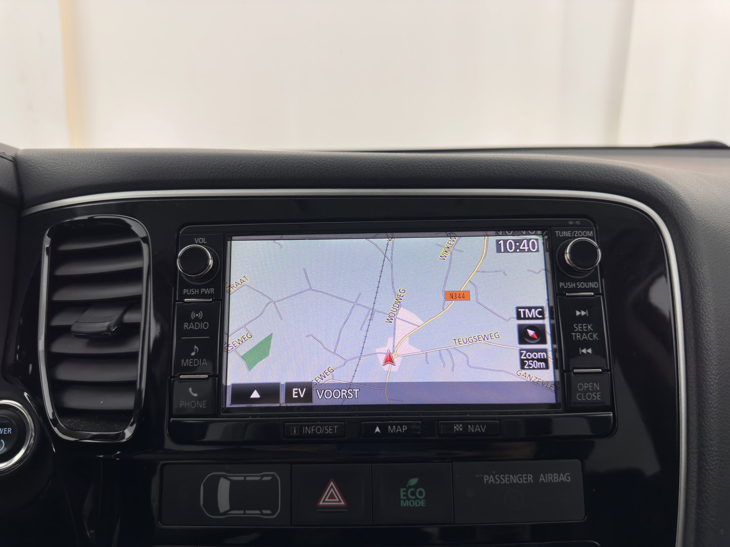 Mitsubishi Outlander 2.0 PHEV Executive Edition AWD (Plug-In) (INCL-BTW)  Aut. *LEATHER-MICROFIBRE | NAVI-FULLMAP | KEYLESS | HEATED-COMFORTSEATS | ECC | SHIFTPADDLES | PDC | CRUISE | PRIVACY-GLASS | TOWBAR | 18''ALU*