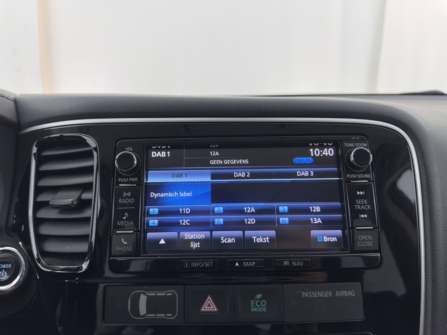 Mitsubishi Outlander 2.0 PHEV Executive Edition AWD (Plug-In) (INCL-BTW)  Aut. *LEATHER-MICROFIBRE | NAVI-FULLMAP | KEYLESS | HEATED-COMFORTSEATS | ECC | SHIFTPADDLES | PDC | CRUISE | PRIVACY-GLASS | TOWBAR | 18''ALU*