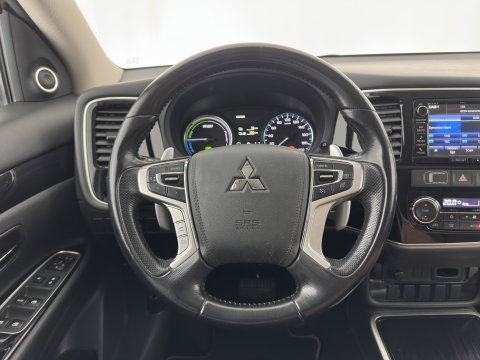 Mitsubishi Outlander 2.0 PHEV Executive Edition AWD (Plug-In) (INCL-BTW)  Aut. *LEATHER-MICROFIBRE | NAVI-FULLMAP | KEYLESS | HEATED-COMFORTSEATS | ECC | SHIFTPADDLES | PDC | CRUISE | PRIVACY-GLASS | TOWBAR | 18''ALU*