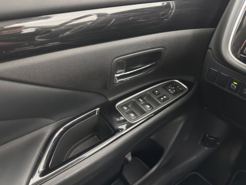 Mitsubishi Outlander 2.0 PHEV Executive Edition AWD (Plug-In) (INCL-BTW)  Aut. *LEATHER-MICROFIBRE | NAVI-FULLMAP | KEYLESS | HEATED-COMFORTSEATS | ECC | SHIFTPADDLES | PDC | CRUISE | PRIVACY-GLASS | TOWBAR | 18''ALU*