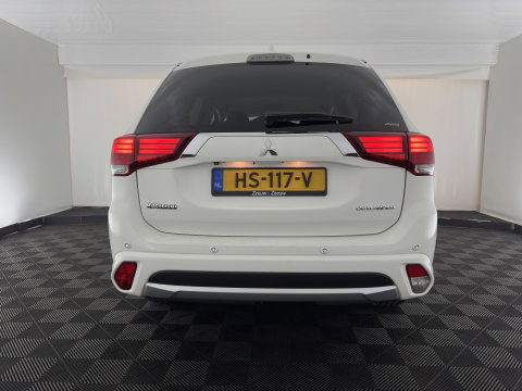 Mitsubishi Outlander 2.0 PHEV Executive Edition AWD (Plug-In) (INCL-BTW)  Aut. *LEATHER-MICROFIBRE | NAVI-FULLMAP | KEYLESS | HEATED-COMFORTSEATS | ECC | SHIFTPADDLES | PDC | CRUISE | PRIVACY-GLASS | TOWBAR | 18''ALU*