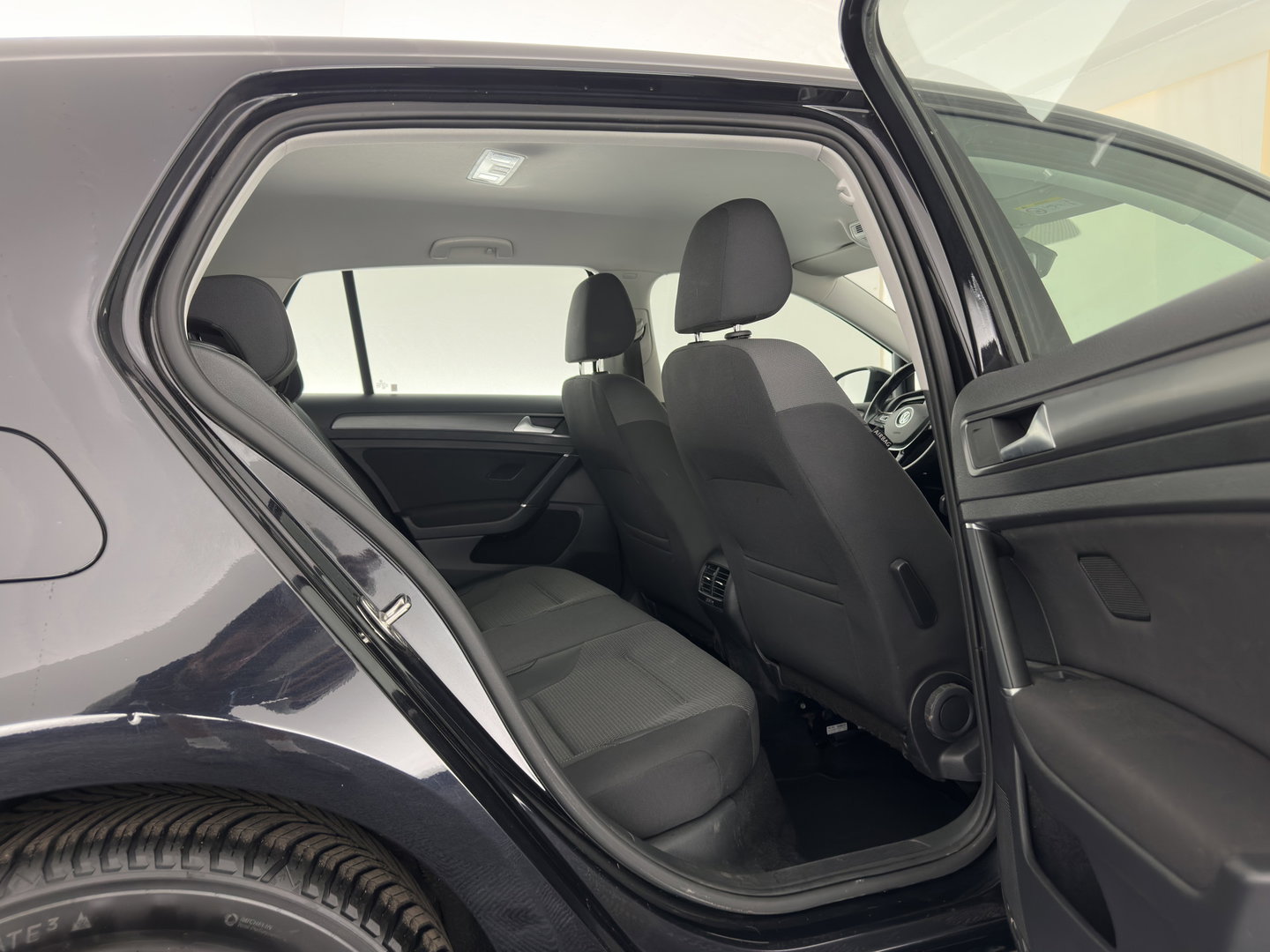 Volkswagen e-Golf e-Golf * FULL-LED | NAVI-FULLMAP | KEYLESS | AMBIENT-LIGHT | ECC |  PDC | 16''ALU*