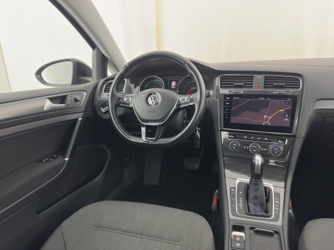 Volkswagen e-Golf e-Golf * FULL-LED | NAVI-FULLMAP | KEYLESS | AMBIENT-LIGHT | ECC |  PDC | 16''ALU*