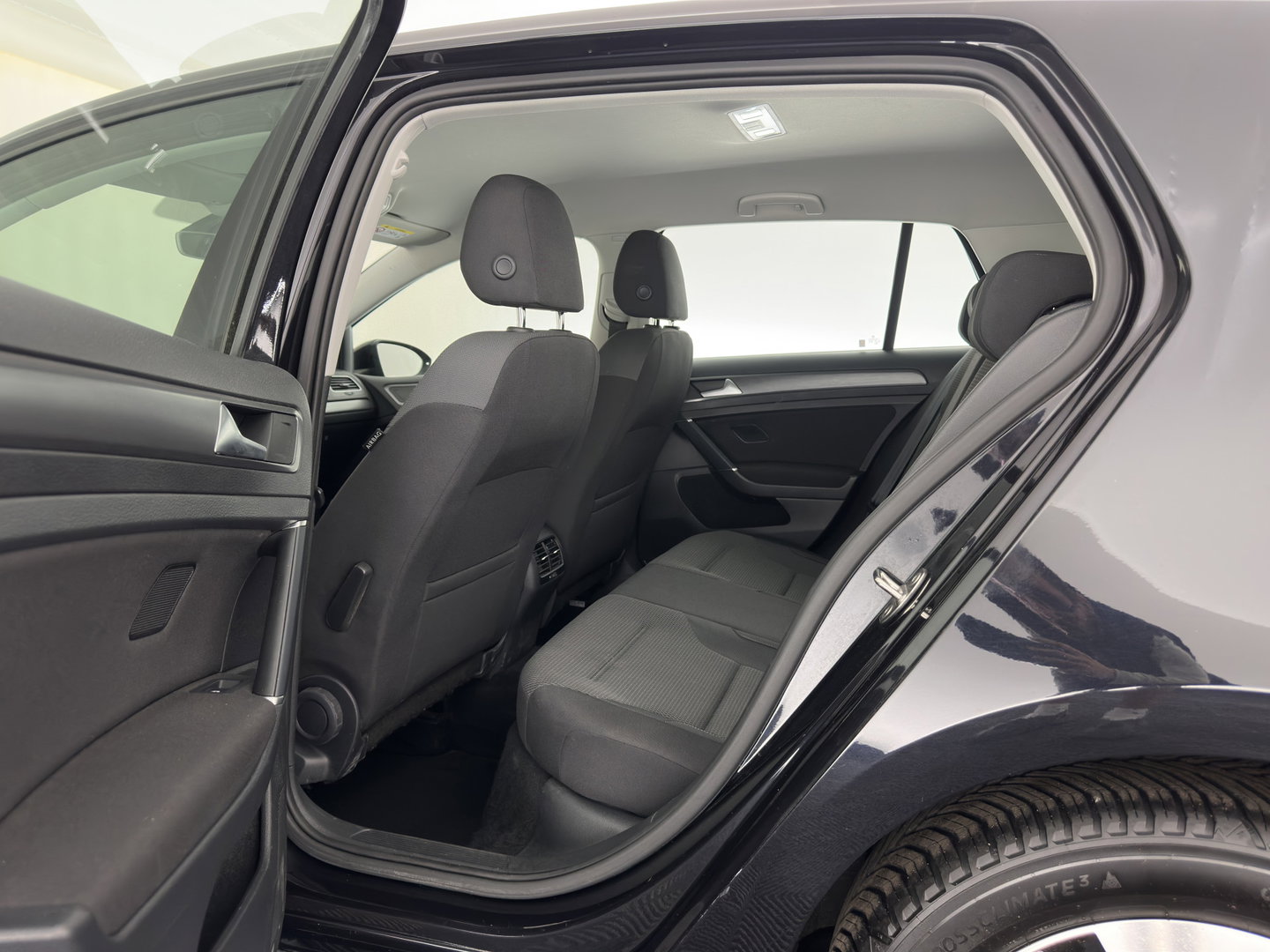 Volkswagen e-Golf e-Golf * FULL-LED | NAVI-FULLMAP | KEYLESS | AMBIENT-LIGHT | ECC |  PDC | 16''ALU*