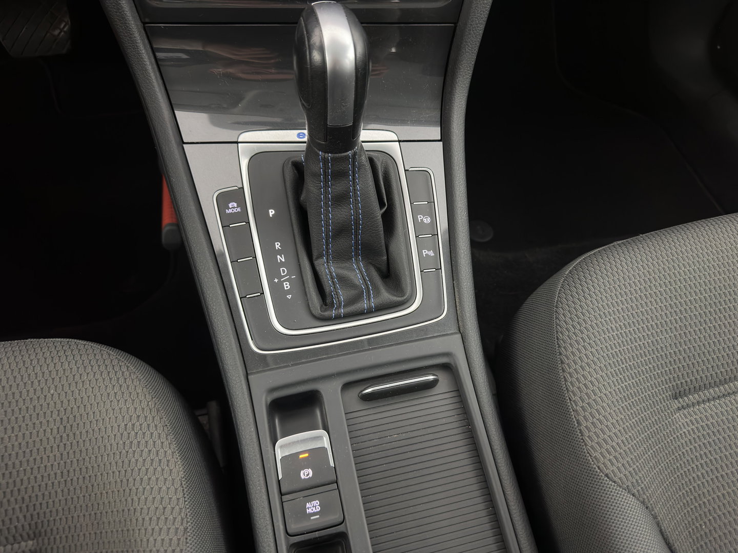 Volkswagen e-Golf e-Golf * FULL-LED | NAVI-FULLMAP | KEYLESS | AMBIENT-LIGHT | ECC |  PDC | 16''ALU*
