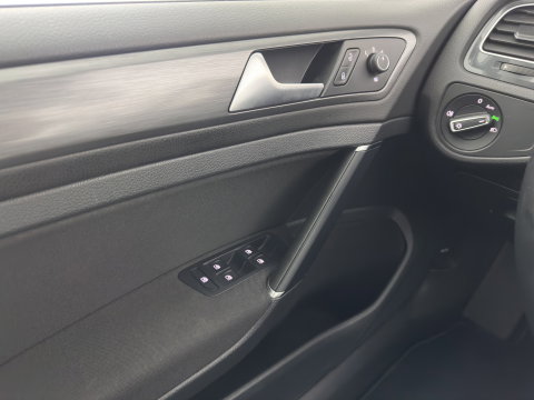 Volkswagen e-Golf e-Golf * FULL-LED | NAVI-FULLMAP | KEYLESS | AMBIENT-LIGHT | ECC |  PDC | 16''ALU*