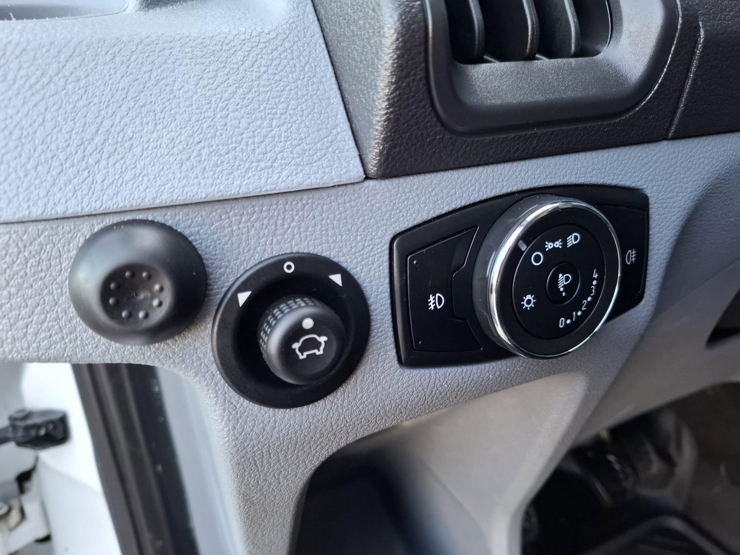 Ford Transit 350 2.0 TDCI L2H3 Trend AIRCO / CRUISE CONTROLE / L2H2 / KASTEN INRICHTING / EURO 6