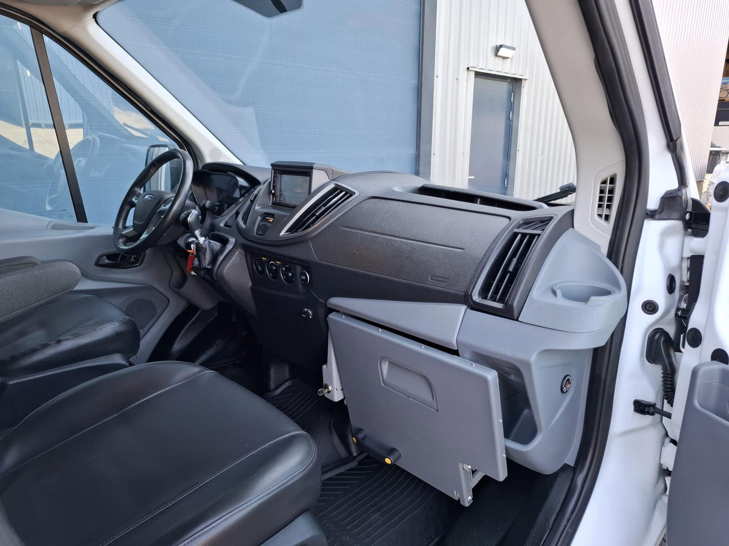 Ford Transit 350 2.0 TDCI L2H3 Trend AIRCO / CRUISE CONTROLE / L2H2 / KASTEN INRICHTING / EURO 6