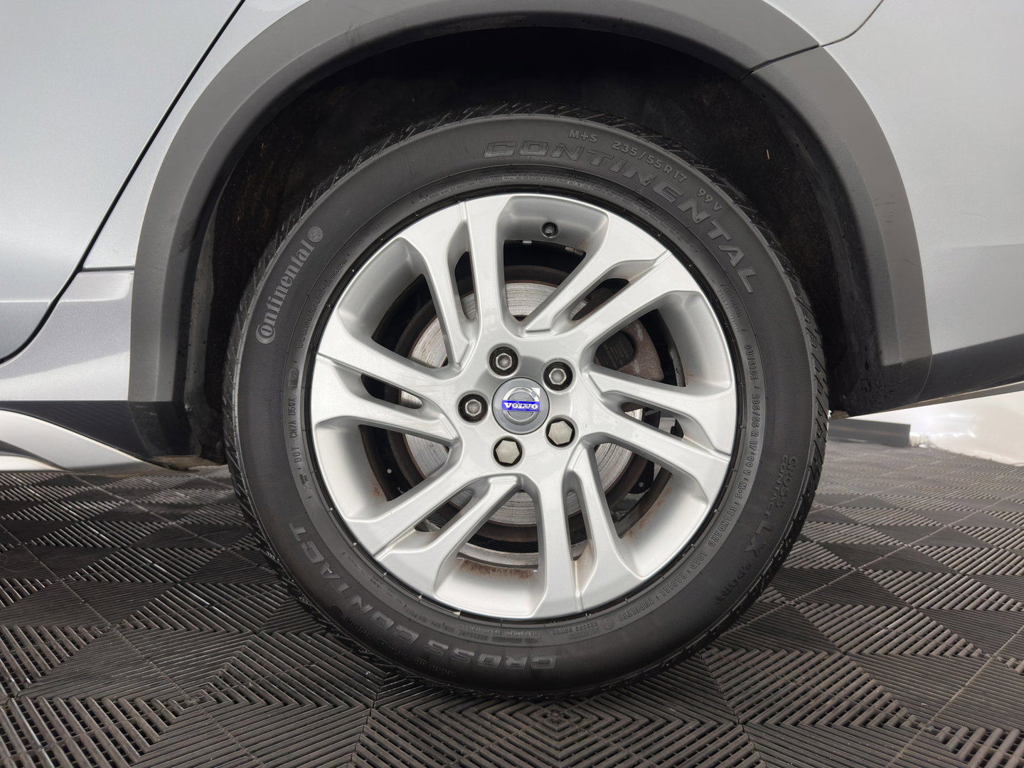 Volvo V60 Cross Country 2.0 D3 Momentum Business *LEATHER | XENON | NAVI-FULLMAP | CAMERA | TOWBAR | 178''ALU*