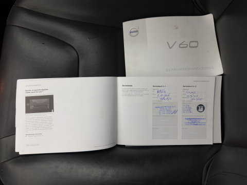 Volvo V60 Cross Country 2.0 D3 Momentum Business *LEATHER | XENON | NAVI-FULLMAP | CAMERA | TOWBAR | 178''ALU*