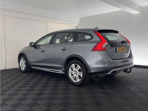 Volvo V60 Cross Country 2.0 D3 Momentum Business *LEATHER | XENON | NAVI-FULLMAP | CAMERA | TOWBAR | 178''ALU*