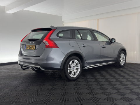 Volvo V60 Cross Country 2.0 D3 Momentum Business *LEATHER | XENON | NAVI-FULLMAP | CAMERA | TOWBAR | 178''ALU*