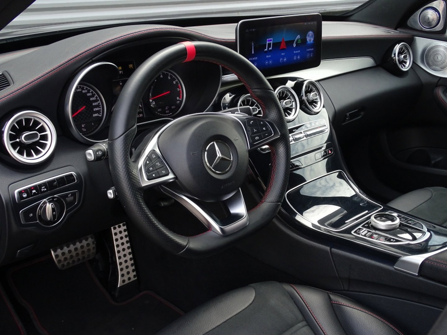 Mercedes-Benz C-Klasse Estate 450 367PK V6 AMG 4-MATIC / Burmester / Distronic / LED