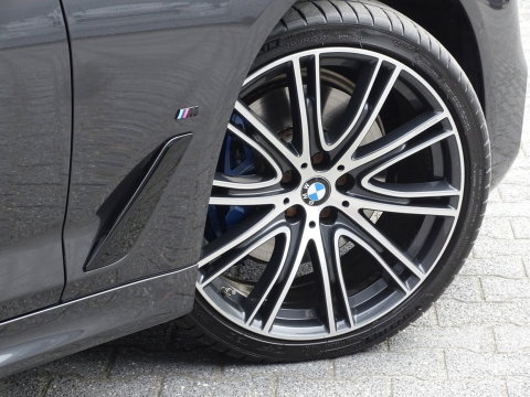 BMW 5 Serie 530e xD 292PK iPerf / H. Exe / M Individual / LED