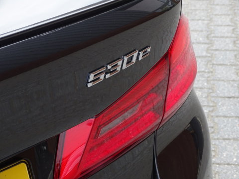 BMW 5 Serie 530e xD 292PK iPerf / H. Exe / M Individual / LED