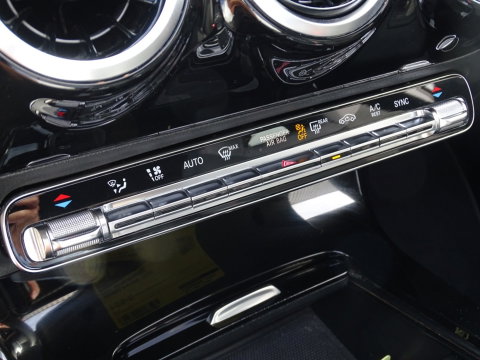 Mercedes-Benz A-Klasse 200 163PK automaat / Premium / AMG pakket / LED