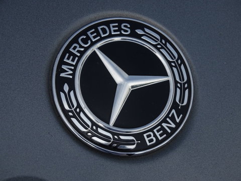 Mercedes-Benz A-Klasse 200 163PK automaat / Premium / AMG pakket / LED