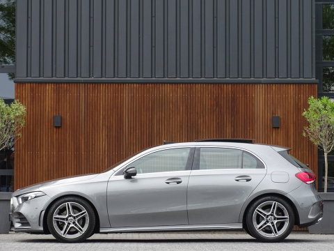 Mercedes-Benz A-Klasse 200 163PK automaat / Premium / AMG pakket / LED