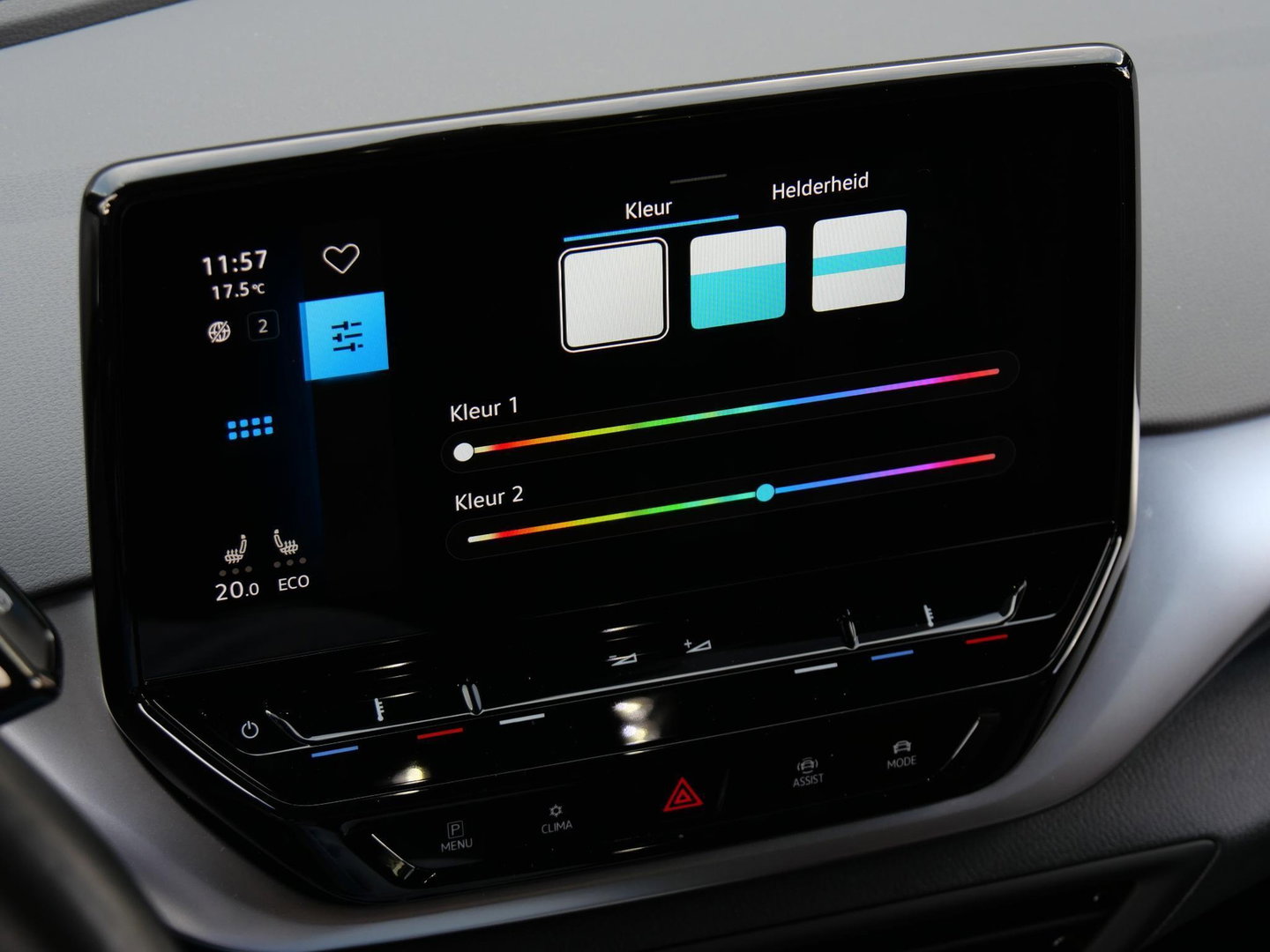Volkswagen ID.4 77kWh 1ST/ CAMERA/ TREKHAAK/ 20INCH VELGEN/ LUXE INTERIEUR