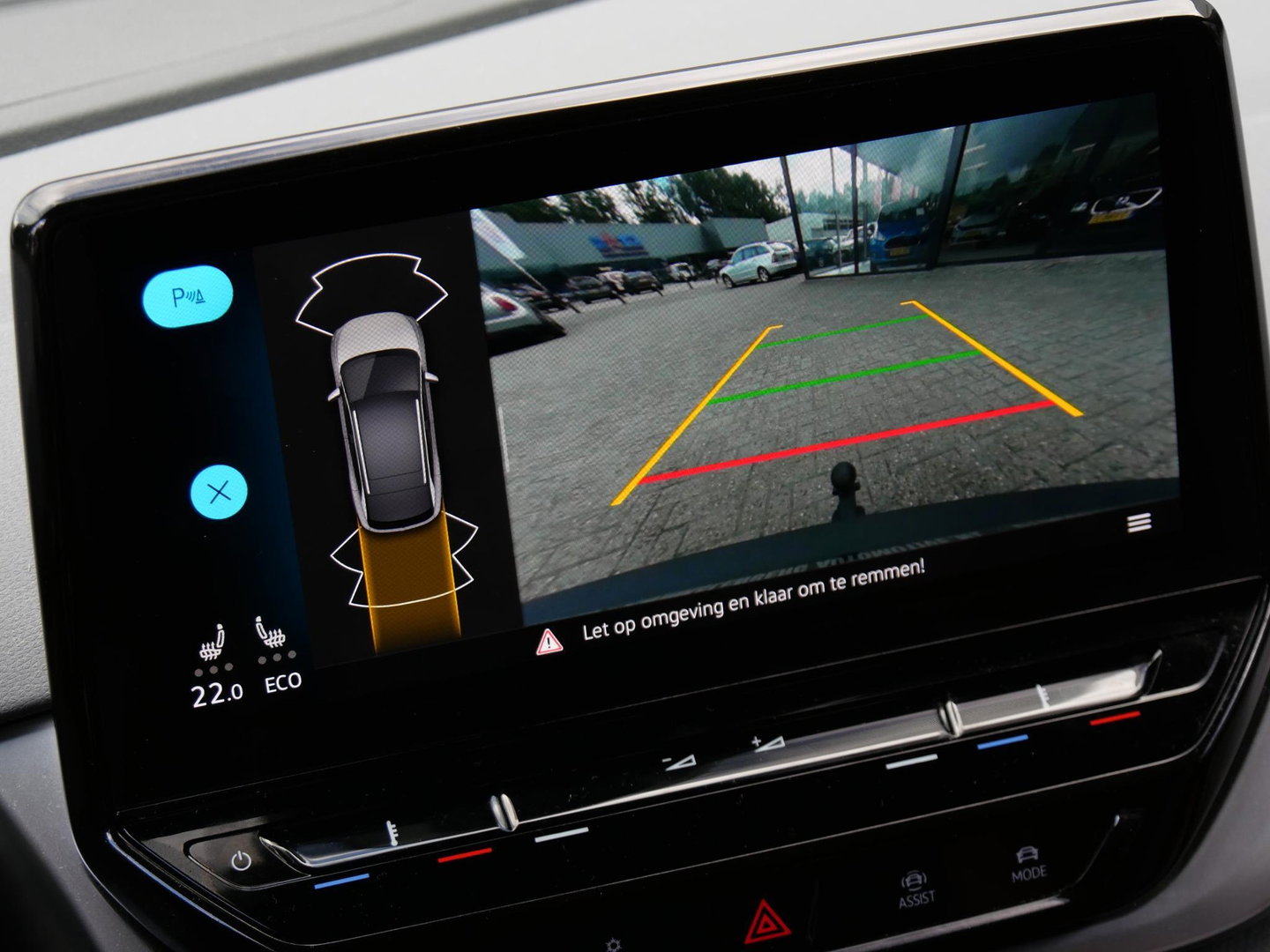 Volkswagen ID.4 77kWh 1ST/ CAMERA/ TREKHAAK/ 20INCH VELGEN/ LUXE INTERIEUR