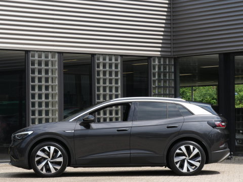 Volkswagen ID.4 77kWh 1ST/ CAMERA/ TREKHAAK/ 20INCH VELGEN/ LUXE INTERIEUR