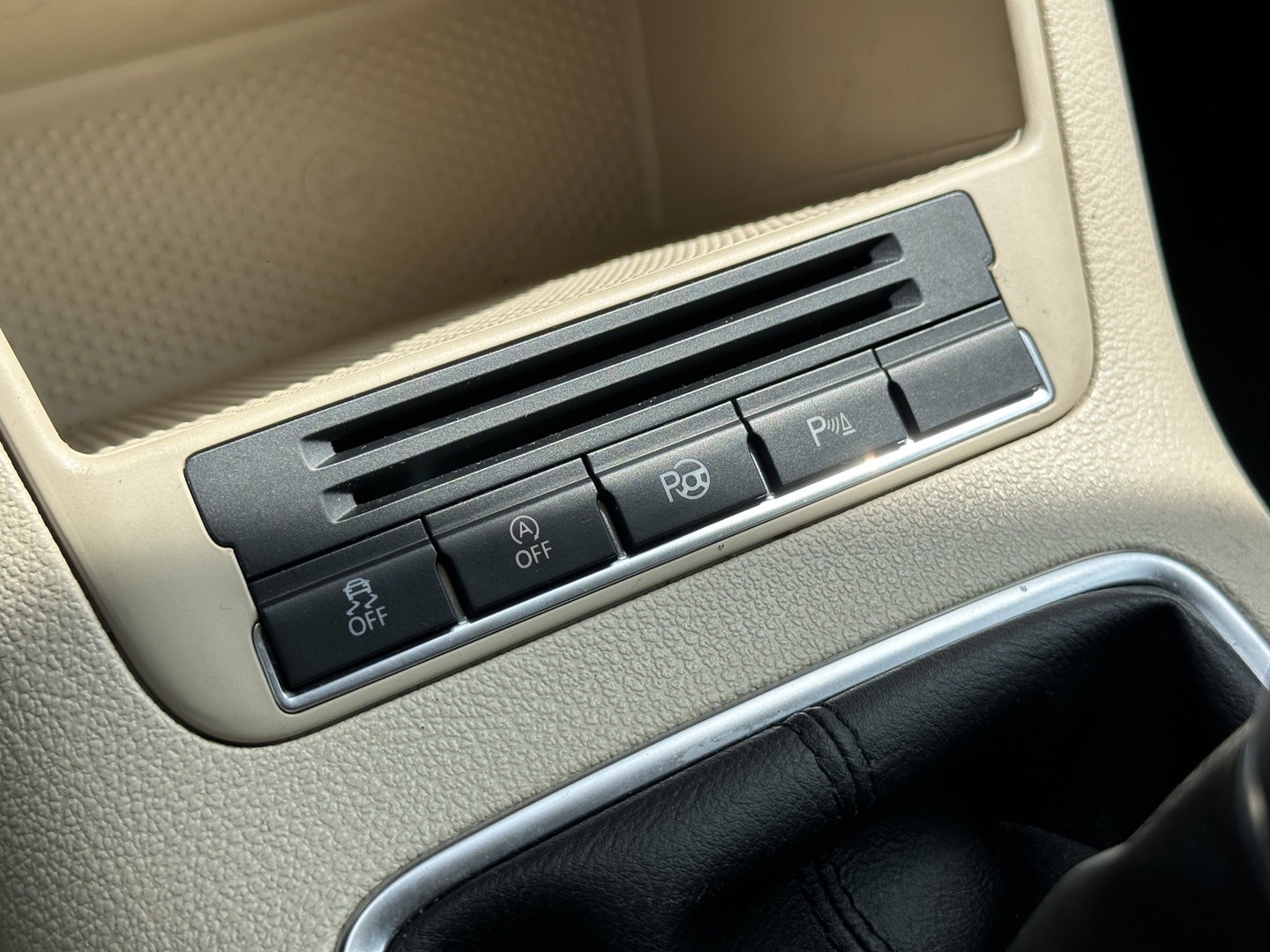 Volkswagen Tiguan 1.4 TSI Sport&Style | Airconditioning | Parkeersensoren | Trekhaak | Stop&GO | Bluetooth | Lederen Bekleding |