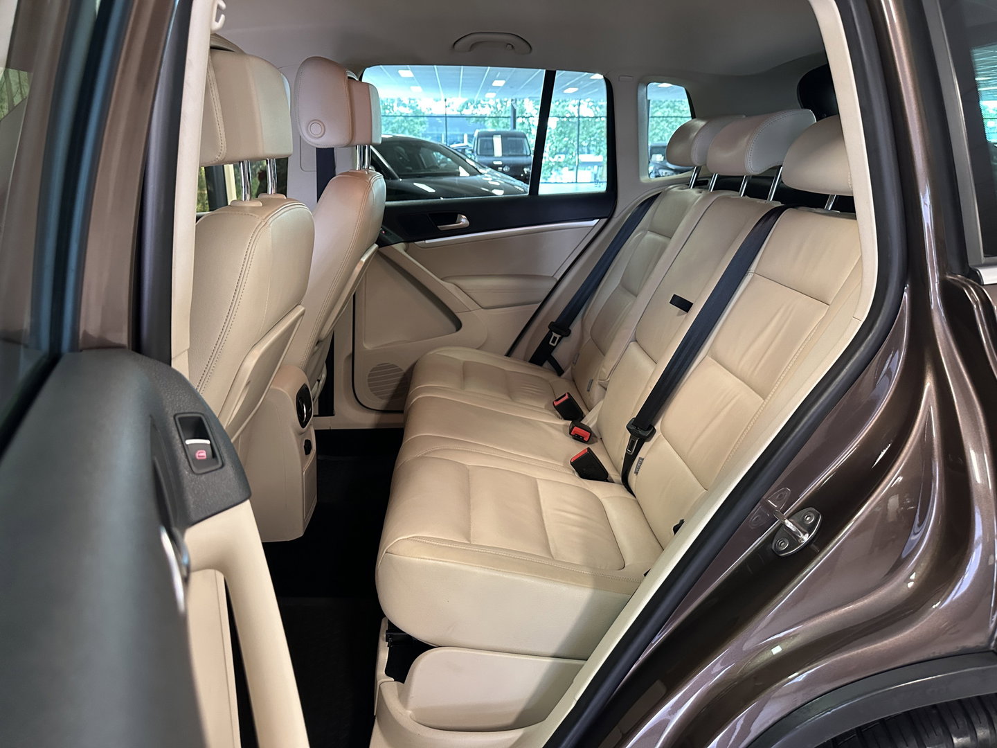 Volkswagen Tiguan 1.4 TSI Sport&Style | Airconditioning | Parkeersensoren | Trekhaak | Stop&GO | Bluetooth | Lederen Bekleding |