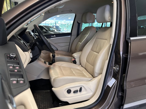 Volkswagen Tiguan 1.4 TSI Sport&Style | Airconditioning | Parkeersensoren | Trekhaak | Stop&GO | Bluetooth | Lederen Bekleding |