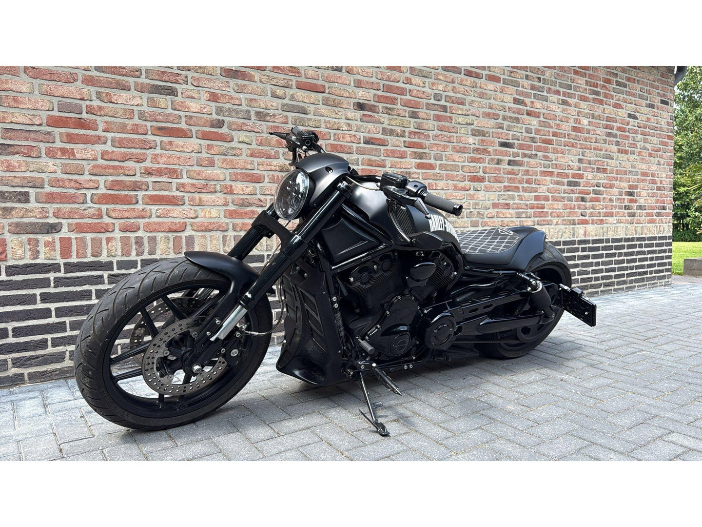 Harley Davidson VRSCF V Rod Muscle 300 Band Airride Akrapovic Full Blackout  Night Rod Custom