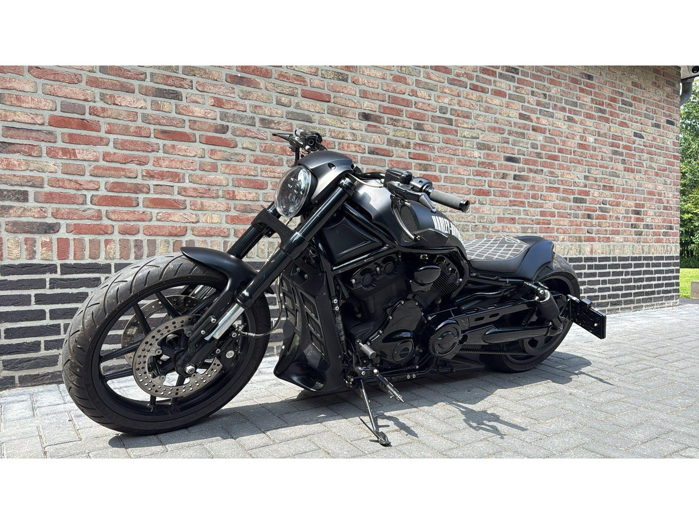 Harley Davidson VRSCF V Rod Muscle 300 Band Airride Akrapovic Full Blackout  Night Rod Custom