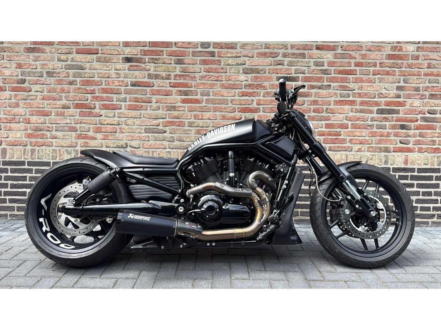Harley Davidson VRSCF V Rod Muscle 300 Band Airride Akrapovic Full Blackout  Night Rod Custom