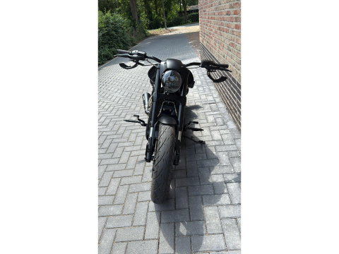 Harley Davidson VRSCF V Rod Muscle 300 Band Airride Akrapovic Full Blackout  Night Rod Custom