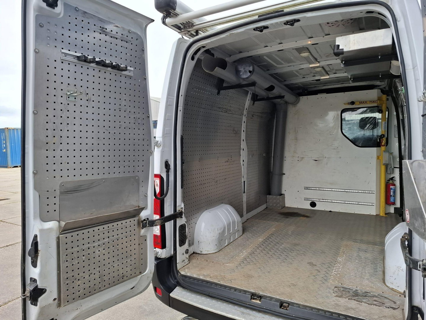 Renault Master T35 2.3 dCi L2H2 AIRCO / CRUISE CONTROLE / IMPERIAL / TREKHAAK / EURO 6