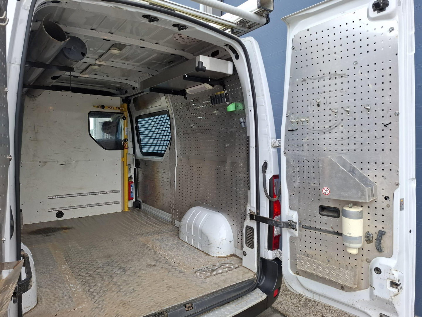 Renault Master T35 2.3 dCi L2H2 AIRCO / CRUISE CONTROLE / IMPERIAL / TREKHAAK / EURO 6