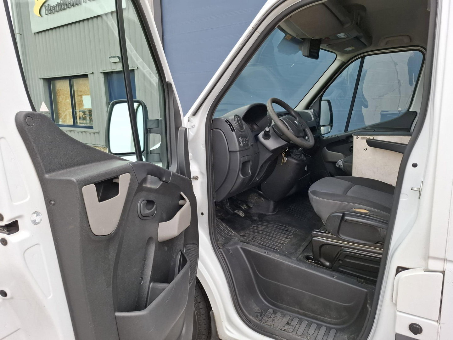 Renault Master T35 2.3 dCi L2H2 AIRCO / CRUISE CONTROLE / IMPERIAL / TREKHAAK / EURO 6