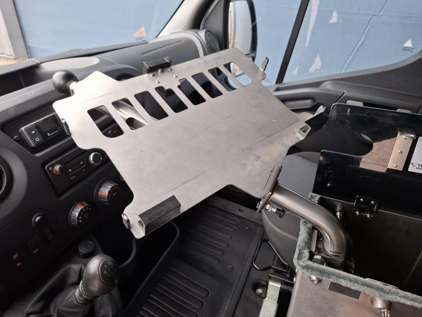 Renault Master T35 2.3 dCi L2H2 AIRCO / CRUISE CONTROLE / IMPERIAL / TREKHAAK / EURO 6