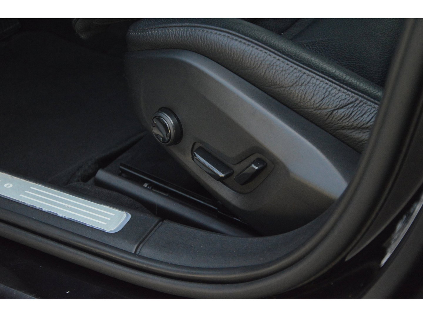Volvo V90 T5 Inscription | Adaptive Cruise | Stoelverwarming | Lederen bekleding | Elektrische stoel |